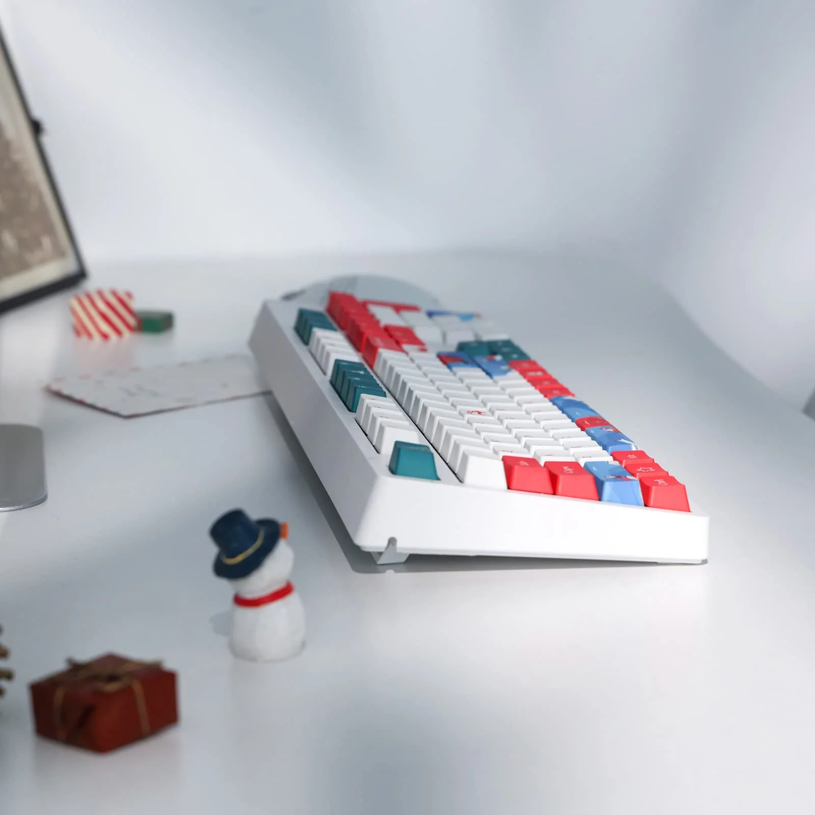 (Only Keycaps) Redragon X LTC  PBT 108 Keycaps Set, Thick PBT Keycaps for Mechanical Keyboard (Christmas Limited Edition) - Image 8